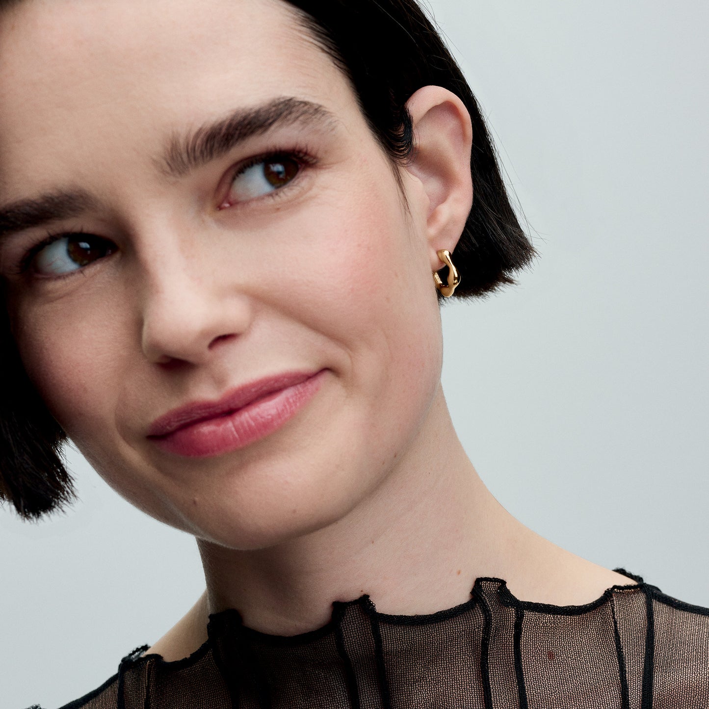 Offene Ohrringe in V-Form